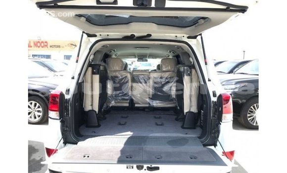 Buy Import Toyota Land Cruiser White Car in Import - Dubai in Marquesas Buy Import Toyota Land Cruiser White Car in Import - Dubai in Marquesas
