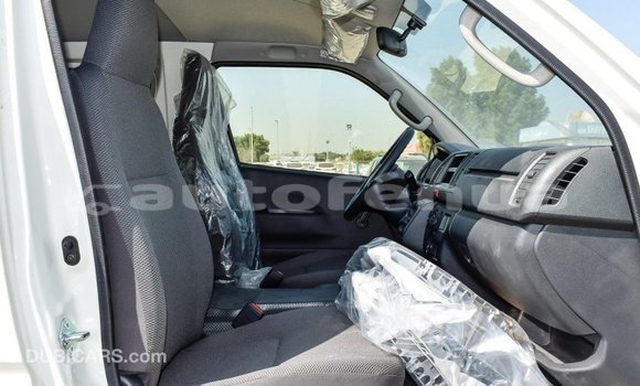 Acheter Import Voiture Toyota Hiace Blanc à Import - Dubai, Marquesas Acheter Import Voiture Toyota Hiace Blanc à Import - Dubai, Marquesas