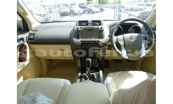 Acheter Import Voiture Toyota Prado Blanc à Import - Dubai, Marquesas Acheter Import Voiture Toyota Prado Blanc à Import - Dubai, Marquesas
