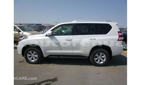 Acheter Import Voiture Toyota Prado Blanc à Import - Dubai, Marquesas Acheter Import Voiture Toyota Prado Blanc à Import - Dubai, Marquesas