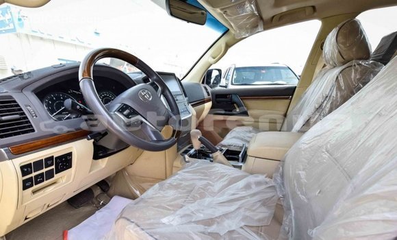 Acheter Import Voiture Toyota Land Cruiser Blanc à Import - Dubai, Marquesas Acheter Import Voiture Toyota Land Cruiser Blanc à Import - Dubai, Marquesas