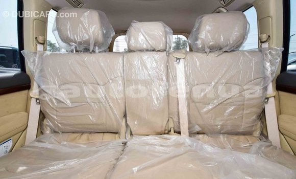 Acheter Import Voiture Toyota Land Cruiser Blanc à Import - Dubai, Marquesas Acheter Import Voiture Toyota Land Cruiser Blanc à Import - Dubai, Marquesas