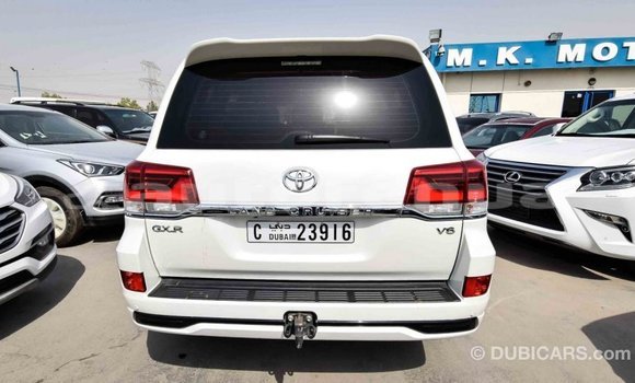 Acheter Import Voiture Toyota Land Cruiser Blanc à Import - Dubai, Marquesas Acheter Import Voiture Toyota Land Cruiser Blanc à Import - Dubai, Marquesas