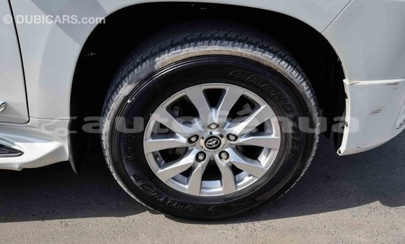 Acheter Import Voiture Toyota Land Cruiser Blanc à Import - Dubai, Marquesas Acheter Import Voiture Toyota Land Cruiser Blanc à Import - Dubai, Marquesas