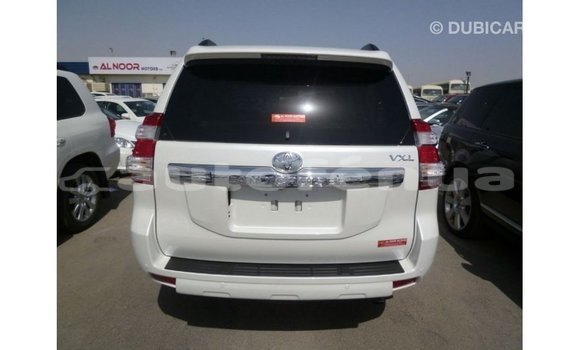 Acheter Import Voiture Toyota Prado Blanc à Import - Dubai, Marquesas Acheter Import Voiture Toyota Prado Blanc à Import - Dubai, Marquesas