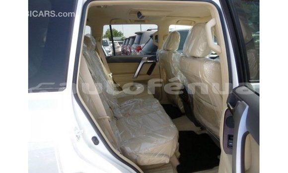 Acheter Import Voiture Toyota Prado Blanc à Import - Dubai, Marquesas Acheter Import Voiture Toyota Prado Blanc à Import - Dubai, Marquesas
