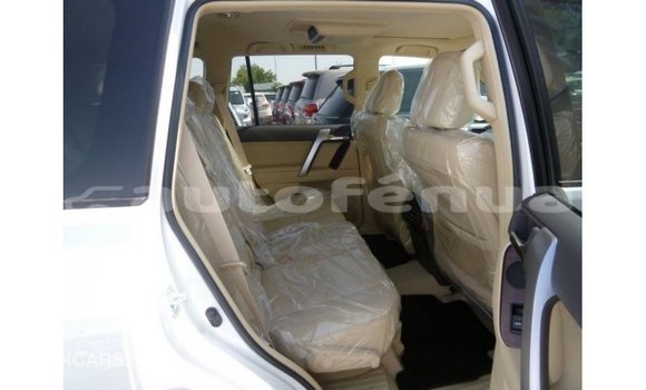 Acheter Import Voiture Toyota Prado Blanc à Import - Dubai, Marquesas Acheter Import Voiture Toyota Prado Blanc à Import - Dubai, Marquesas