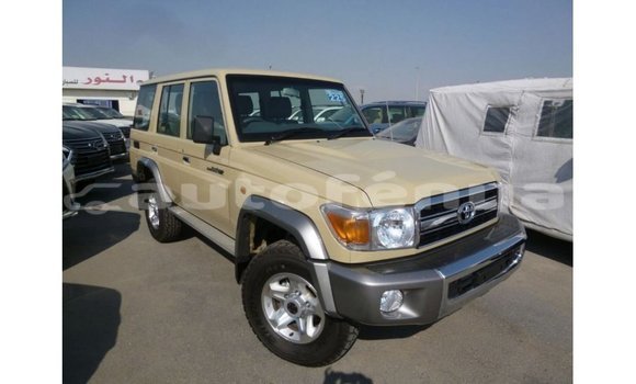 Acheter Import Voiture Toyota Land Cruiser Beige à Import - Dubai, Marquesas
