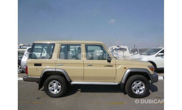 Acheter Import Voiture Toyota Land Cruiser Beige à Import - Dubai, Marquesas Acheter Import Voiture Toyota Land Cruiser Beige à Import - Dubai, Marquesas