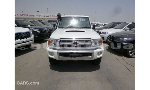 Acheter Import Voiture Toyota Land Cruiser Blanc à Import - Dubai, Marquesas Acheter Import Voiture Toyota Land Cruiser Blanc à Import - Dubai, Marquesas