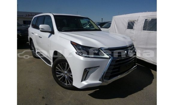 Acheter Import Voiture Lexus LX Blanc à Import - Dubai, Marquesas