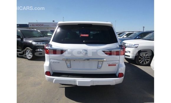 Acheter Import Voiture Lexus LX Blanc à Import - Dubai, Marquesas Acheter Import Voiture Lexus LX Blanc à Import - Dubai, Marquesas