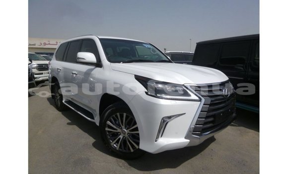 Acheter Import Voiture Lexus LX Blanc à Import - Dubai, Marquesas