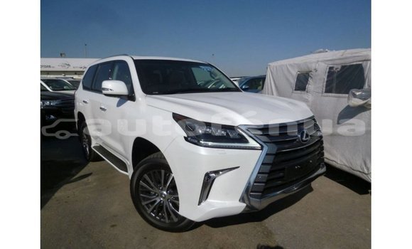 Acheter Import Voiture Lexus LX Blanc à Import - Dubai, Marquesas