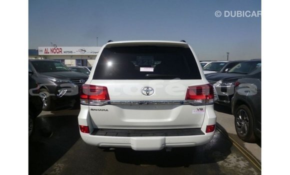 Buy Import Toyota Land Cruiser White Car in Import - Dubai in Marquesas Buy Import Toyota Land Cruiser White Car in Import - Dubai in Marquesas