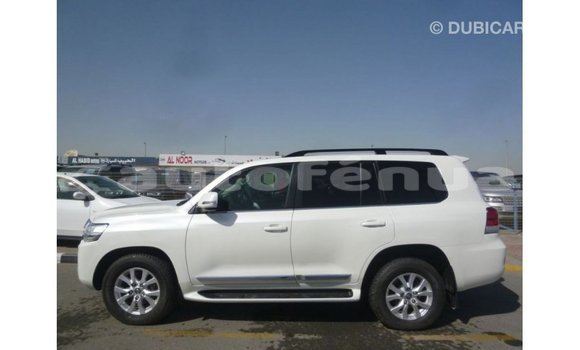 Buy Import Toyota Land Cruiser White Car in Import - Dubai in Marquesas Buy Import Toyota Land Cruiser White Car in Import - Dubai in Marquesas
