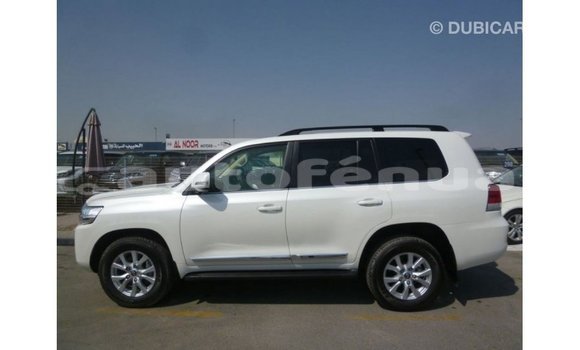 Buy Import Toyota Land Cruiser White Car in Import - Dubai in Marquesas Buy Import Toyota Land Cruiser White Car in Import - Dubai in Marquesas