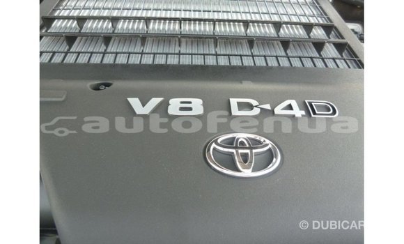 Buy Import Toyota Land Cruiser White Car in Import - Dubai in Marquesas Buy Import Toyota Land Cruiser White Car in Import - Dubai in Marquesas