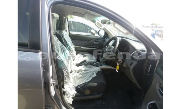 Acheter Import Voiture Mitsubishi i Autre à Import - Dubai, Marquesas Acheter Import Voiture Mitsubishi i Autre à Import - Dubai, Marquesas