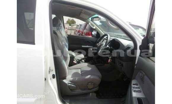 Buy Import Toyota Hilux White Car in Import - Dubai in Marquesas Buy Import Toyota Hilux White Car in Import - Dubai in Marquesas