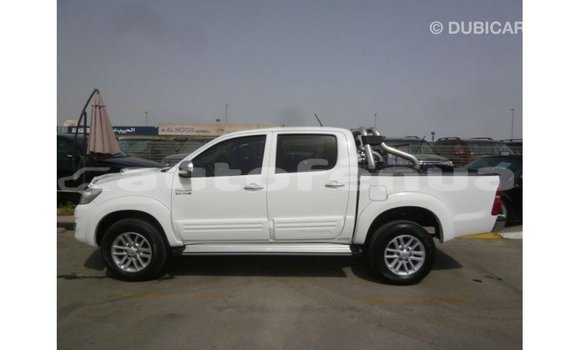 Buy Import Toyota Hilux White Car in Import - Dubai in Marquesas Buy Import Toyota Hilux White Car in Import - Dubai in Marquesas