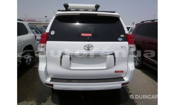 Acheter Import Voiture Toyota Prado Blanc à Import - Dubai, Marquesas Acheter Import Voiture Toyota Prado Blanc à Import - Dubai, Marquesas