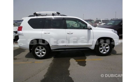 Acheter Import Voiture Toyota Prado Blanc à Import - Dubai, Marquesas Acheter Import Voiture Toyota Prado Blanc à Import - Dubai, Marquesas