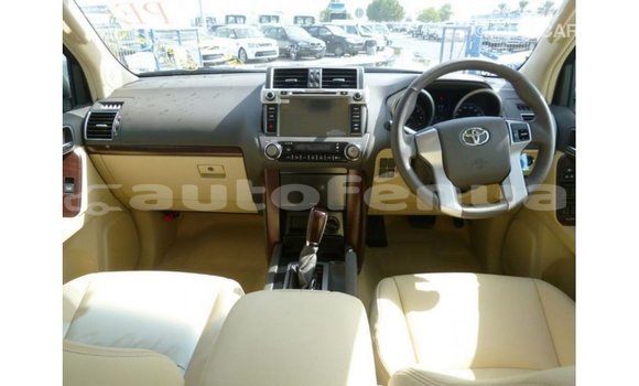 Acheter Import Voiture Toyota Prado Blanc à Import - Dubai, Marquesas Acheter Import Voiture Toyota Prado Blanc à Import - Dubai, Marquesas
