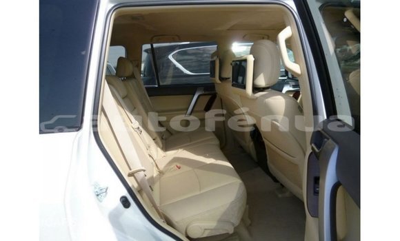 Acheter Import Voiture Toyota Prado Blanc à Import - Dubai, Marquesas Acheter Import Voiture Toyota Prado Blanc à Import - Dubai, Marquesas