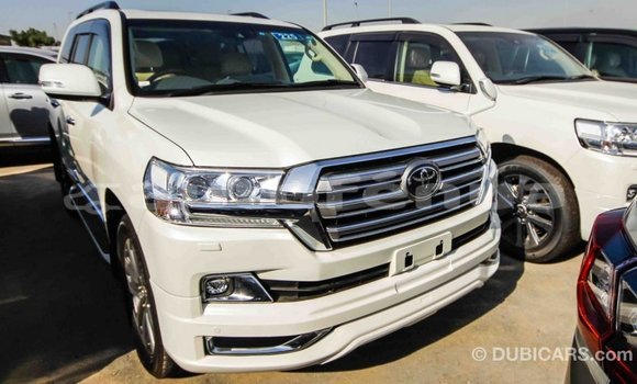 Acheter Import Voiture Toyota Land Cruiser Blanc à Import - Dubai, Marquesas Acheter Import Voiture Toyota Land Cruiser Blanc à Import - Dubai, Marquesas