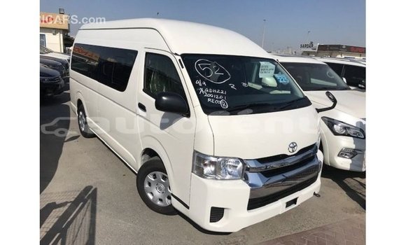 Acheter Import Voiture Toyota Hiace Blanc à Import - Dubai, Marquesas Acheter Import Voiture Toyota Hiace Blanc à Import - Dubai, Marquesas