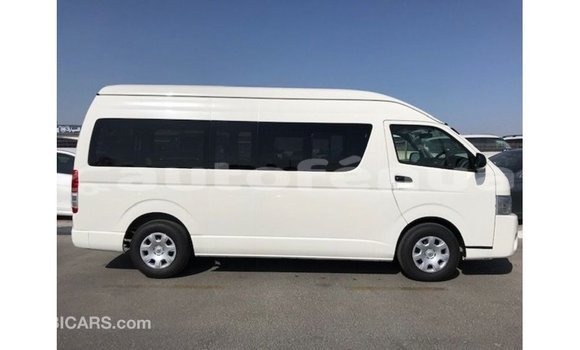 Acheter Import Voiture Toyota Hiace Blanc à Import - Dubai, Marquesas Acheter Import Voiture Toyota Hiace Blanc à Import - Dubai, Marquesas