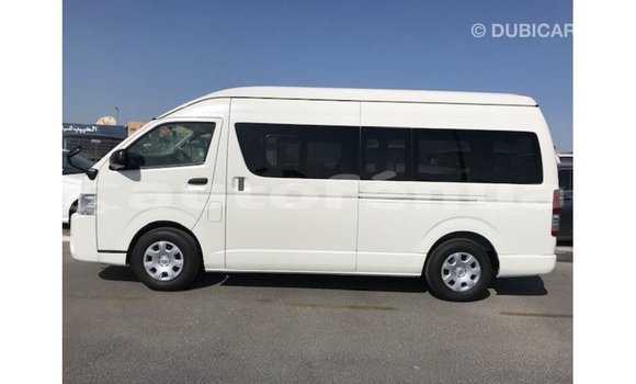 Acheter Import Voiture Toyota Hiace Blanc à Import - Dubai, Marquesas Acheter Import Voiture Toyota Hiace Blanc à Import - Dubai, Marquesas