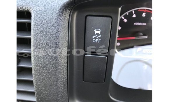 Acheter Import Voiture Toyota Hiace Blanc à Import - Dubai, Marquesas Acheter Import Voiture Toyota Hiace Blanc à Import - Dubai, Marquesas