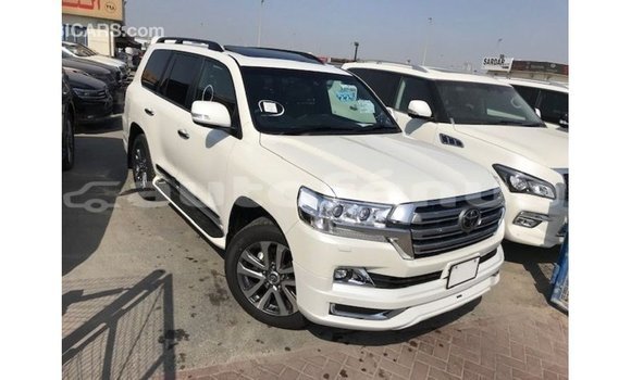 Acheter Import Voiture Toyota Land Cruiser Blanc à Import - Dubai, Marquesas Acheter Import Voiture Toyota Land Cruiser Blanc à Import - Dubai, Marquesas