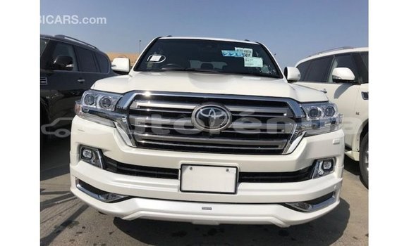 Acheter Import Voiture Toyota Land Cruiser Blanc à Import - Dubai, Marquesas Acheter Import Voiture Toyota Land Cruiser Blanc à Import - Dubai, Marquesas