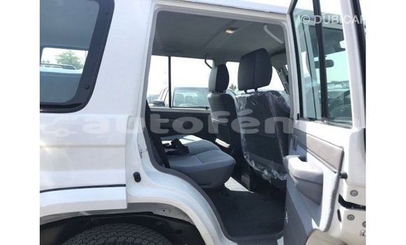 Buy Import Toyota Land Cruiser White Car in Import - Dubai in Marquesas Buy Import Toyota Land Cruiser White Car in Import - Dubai in Marquesas