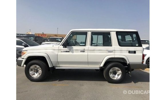 Buy Import Toyota Land Cruiser White Car in Import - Dubai in Marquesas Buy Import Toyota Land Cruiser White Car in Import - Dubai in Marquesas