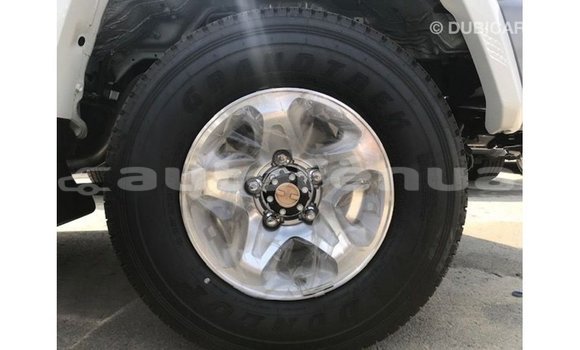 Buy Import Toyota Land Cruiser White Car in Import - Dubai in Marquesas Buy Import Toyota Land Cruiser White Car in Import - Dubai in Marquesas