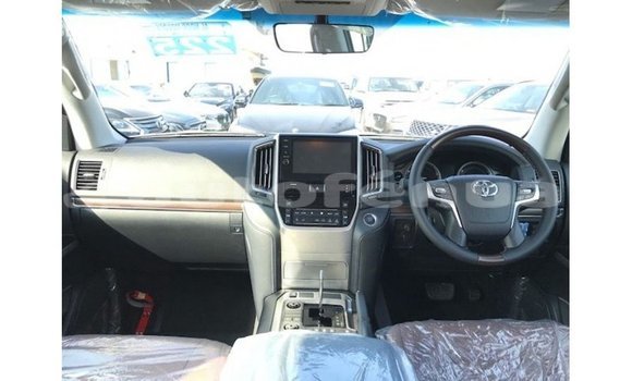Buy Import Toyota Land Cruiser White Car in Import - Dubai in Marquesas Buy Import Toyota Land Cruiser White Car in Import - Dubai in Marquesas