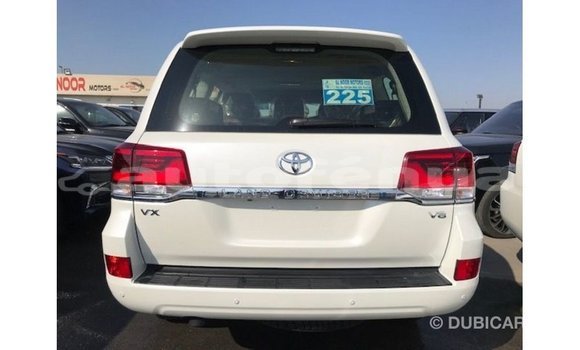 Buy Import Toyota Land Cruiser White Car in Import - Dubai in Marquesas Buy Import Toyota Land Cruiser White Car in Import - Dubai in Marquesas
