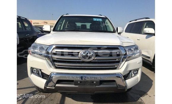 Buy Import Toyota Land Cruiser White Car in Import - Dubai in Marquesas Buy Import Toyota Land Cruiser White Car in Import - Dubai in Marquesas