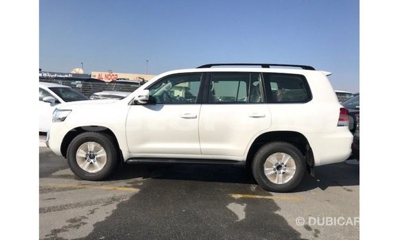 Buy Import Toyota Land Cruiser White Car in Import - Dubai in Marquesas Buy Import Toyota Land Cruiser White Car in Import - Dubai in Marquesas
