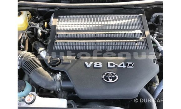 Buy Import Toyota Land Cruiser White Car in Import - Dubai in Marquesas Buy Import Toyota Land Cruiser White Car in Import - Dubai in Marquesas