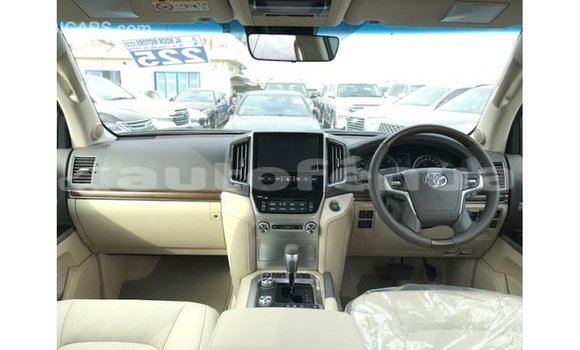Buy Import Toyota Land Cruiser White Car in Import - Dubai in Marquesas Buy Import Toyota Land Cruiser White Car in Import - Dubai in Marquesas