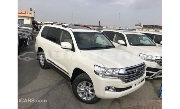 Buy Import Toyota Land Cruiser White Car in Import - Dubai in Marquesas Buy Import Toyota Land Cruiser White Car in Import - Dubai in Marquesas