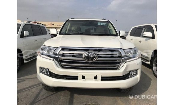 Buy Import Toyota Land Cruiser White Car in Import - Dubai in Marquesas Buy Import Toyota Land Cruiser White Car in Import - Dubai in Marquesas