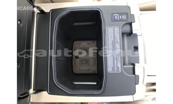 Buy Import Toyota Land Cruiser White Car in Import - Dubai in Marquesas Buy Import Toyota Land Cruiser White Car in Import - Dubai in Marquesas