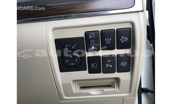 Buy Import Toyota Land Cruiser White Car in Import - Dubai in Marquesas Buy Import Toyota Land Cruiser White Car in Import - Dubai in Marquesas