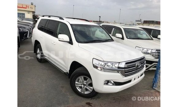 Buy Import Toyota Land Cruiser White Car in Import - Dubai in Marquesas Buy Import Toyota Land Cruiser White Car in Import - Dubai in Marquesas